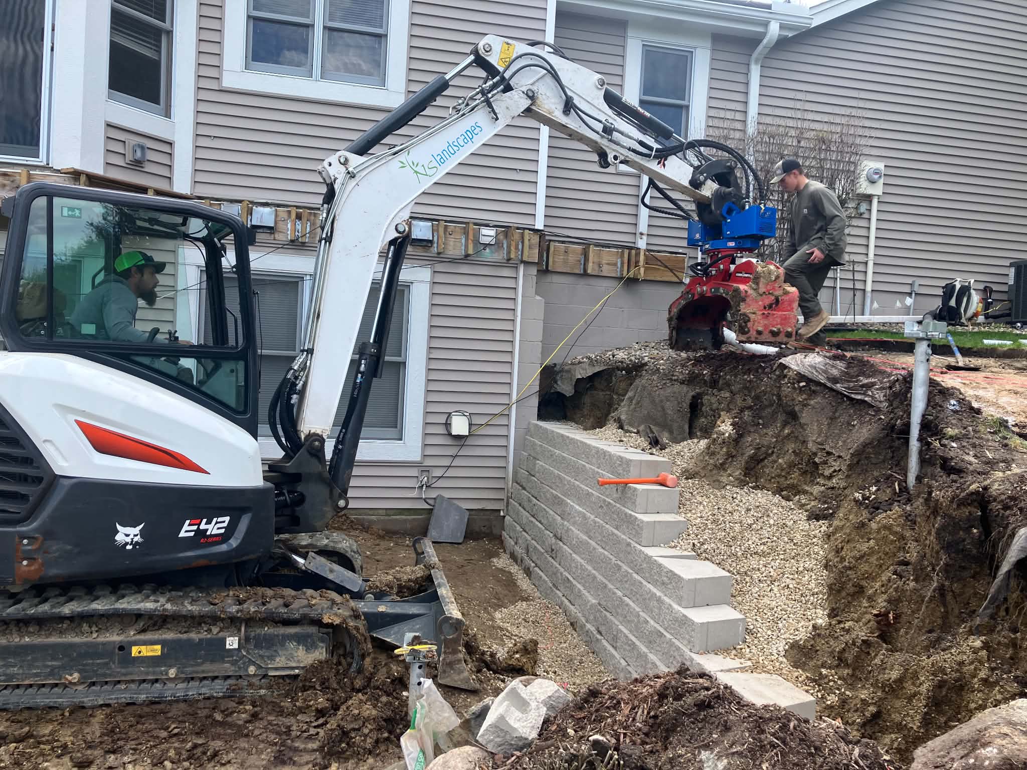 Gallery photos for Backyard Retaining Wall and Steps Build Underway in Chaska: Image #3