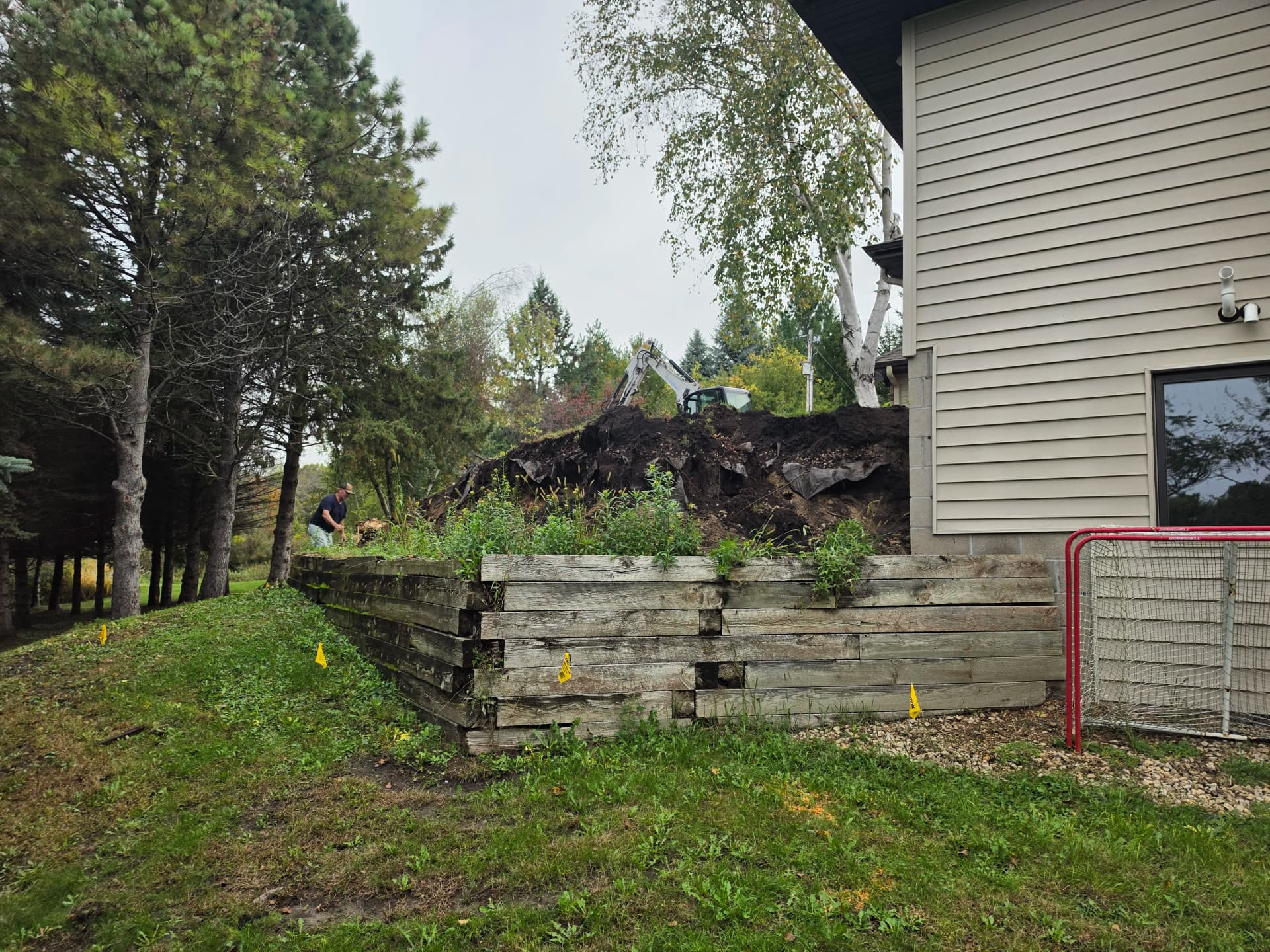 Gallery photos for Tearing Out a Failing Retaining Wall Before It Gets Worse: Image #2