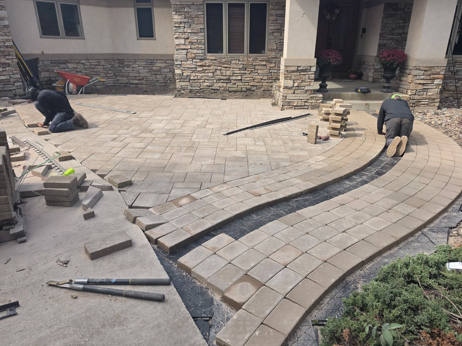 Gallery photos for Three Paver Patios Done in a Week Across Chaska, Carver, and New Prague: Image #2