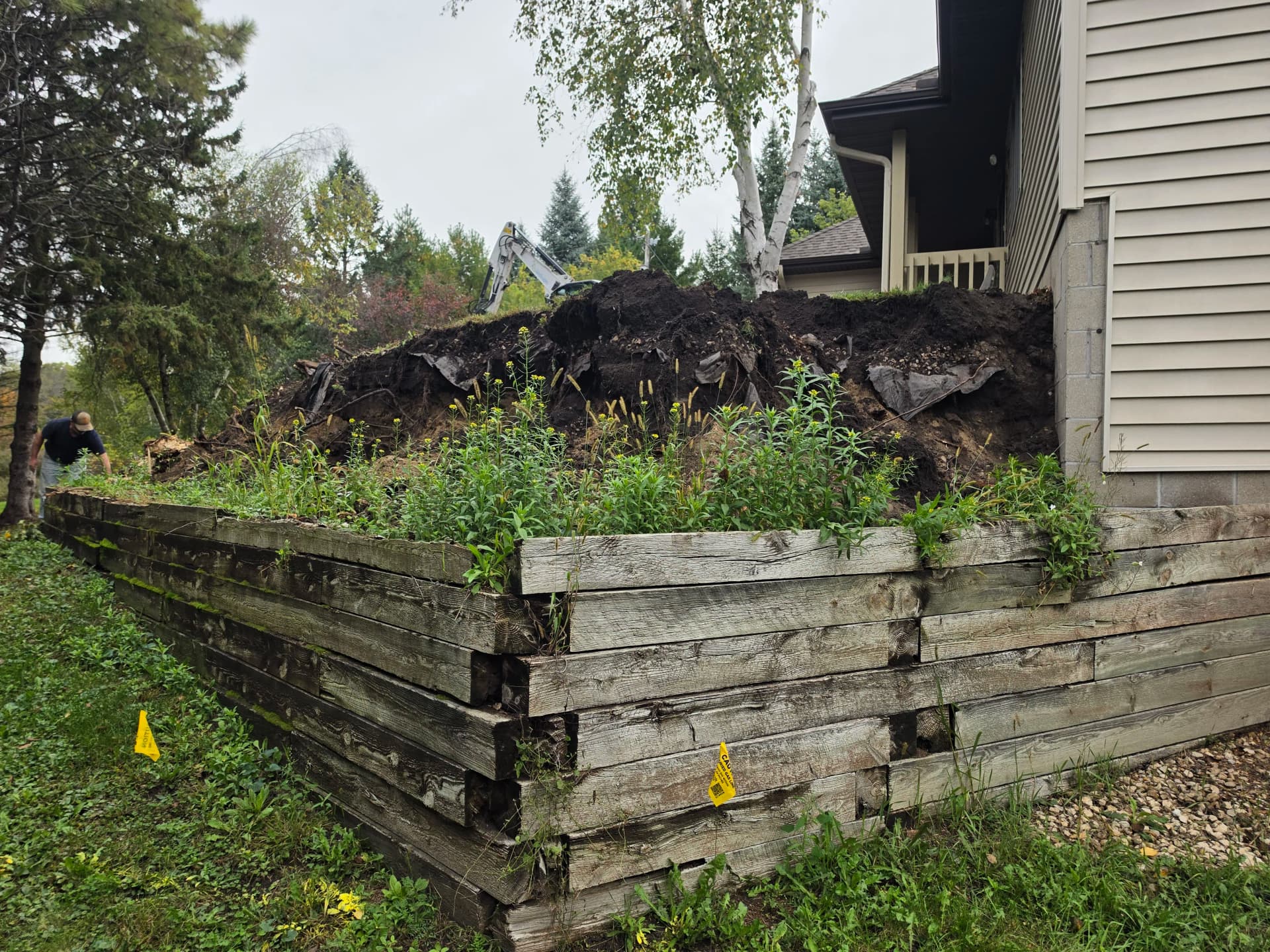 Gallery photos for Tearing Out a Failing Retaining Wall Before It Gets Worse: Image #4