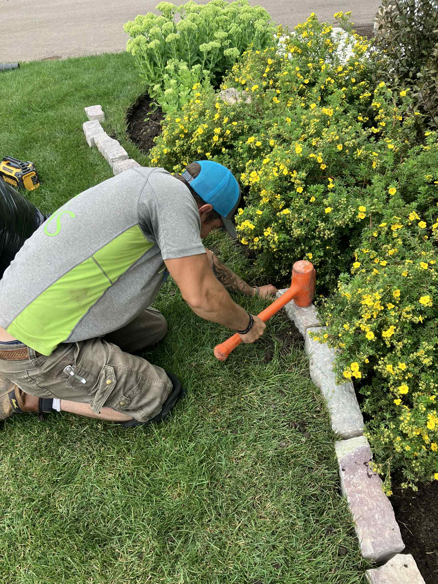 Project Natural Stone Edging for Beautiful Garden Beds image