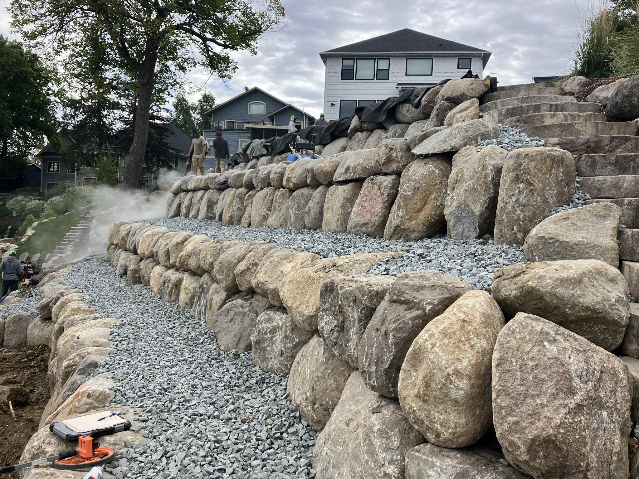 Gallery photos for Reliable Fieldstone Boulder Walls Installation: Image #3