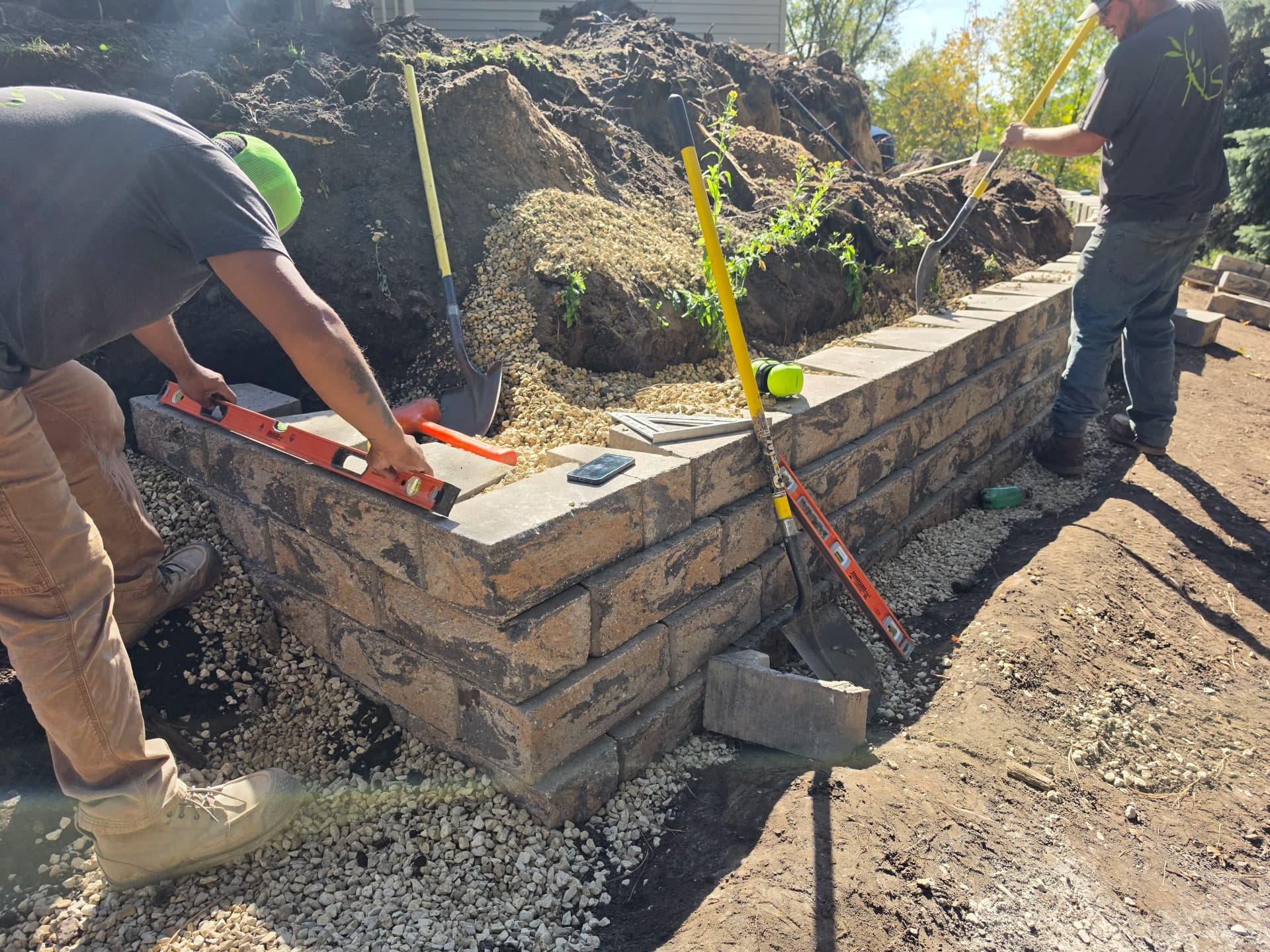 Gallery photos for Modular Block Retaining Wall Built the Right Way: Image #2