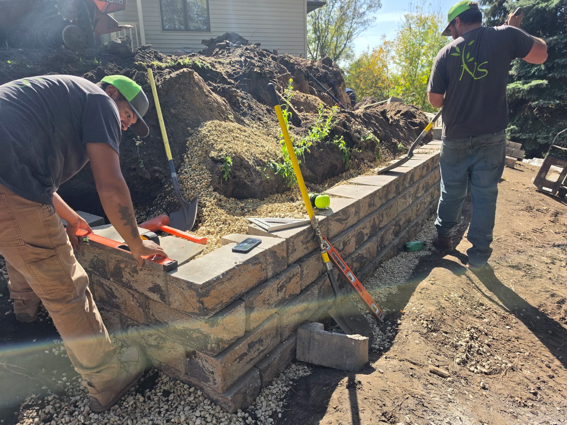 Gallery photos for Modular Block Retaining Wall Built the Right Way: Image #3