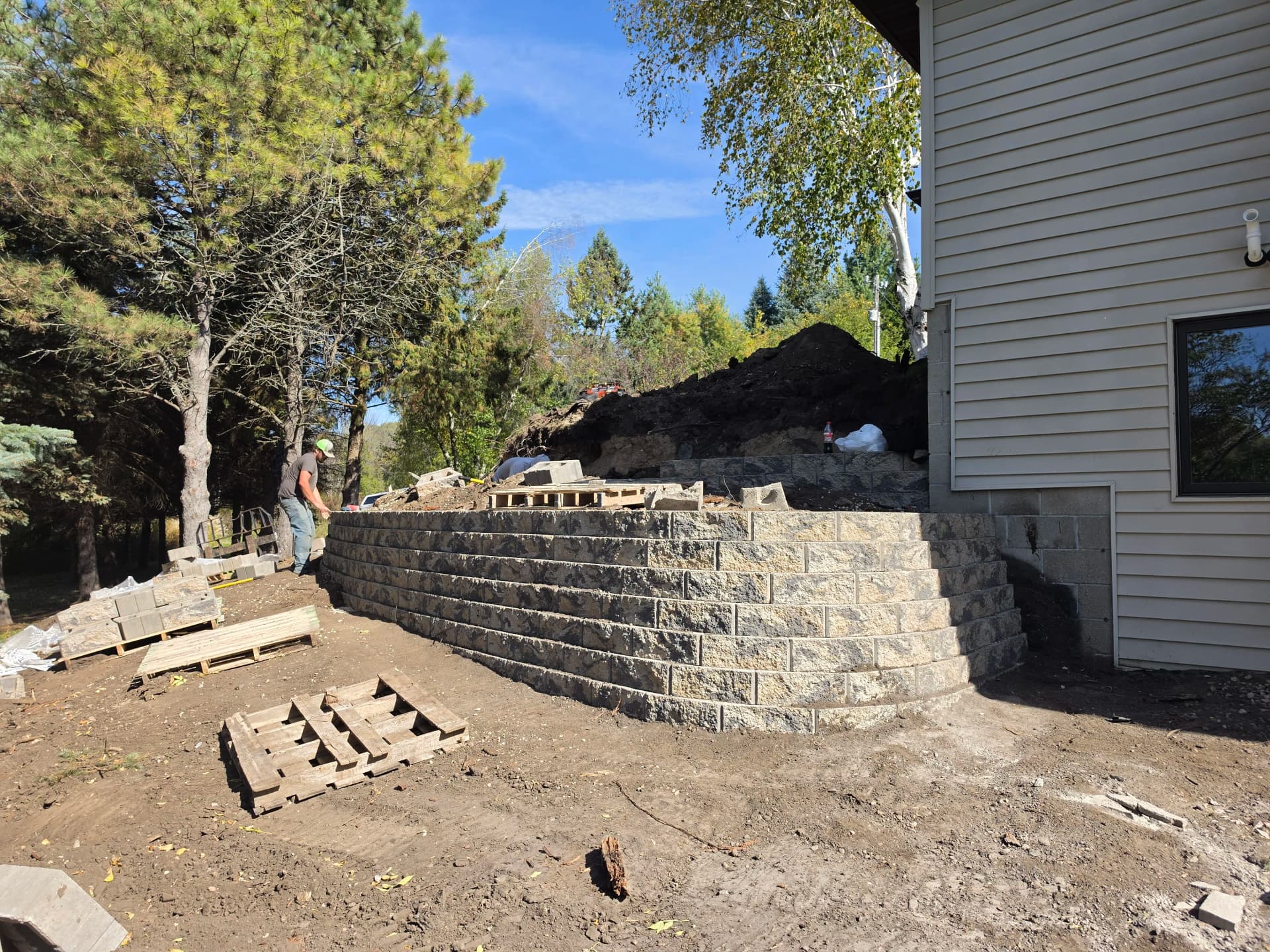 Gallery photos for Modular Block Retaining Wall Built the Right Way: Image #4